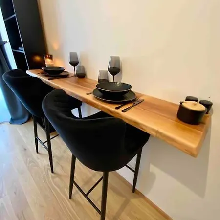 V Prizemi S Kuchyni A Koupelnou Apartment Prague