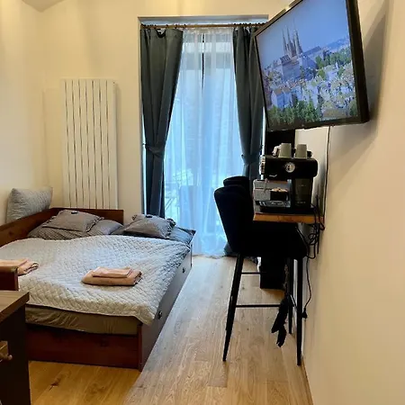 Apartment V Prizemi S Kuchyni A Koupelnou *